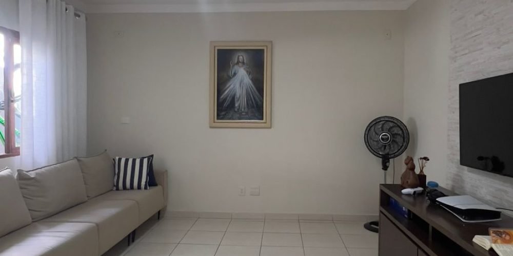 Sobrado em ótima localização no Villa Branca