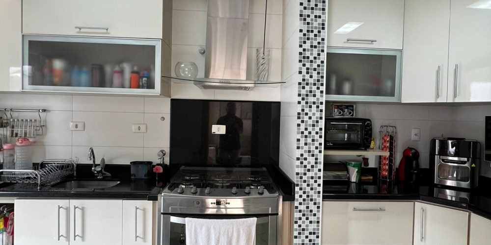 Sofisticado Sobrado à venda no Condomínio Residence Club no Bairro Vila Branca