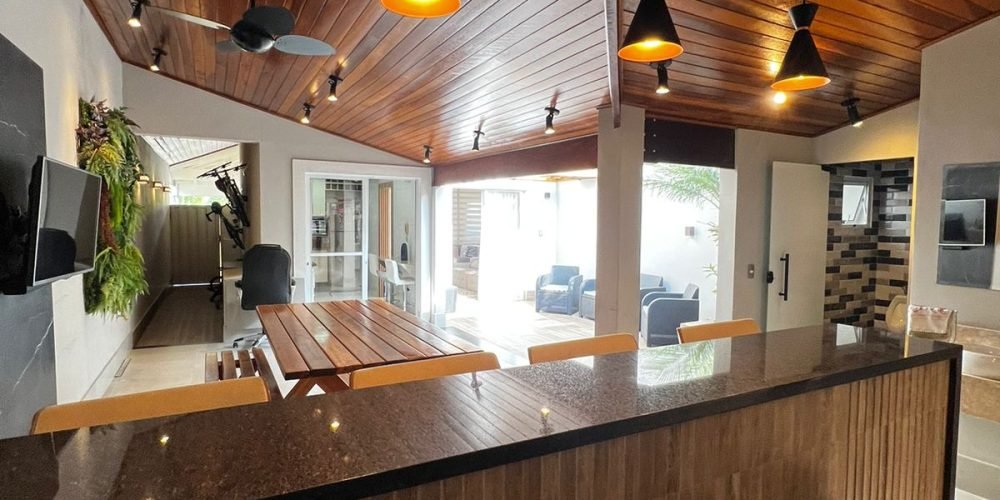 Sofisticado Sobrado à venda no Condomínio Residence Club no Bairro Vila Branca