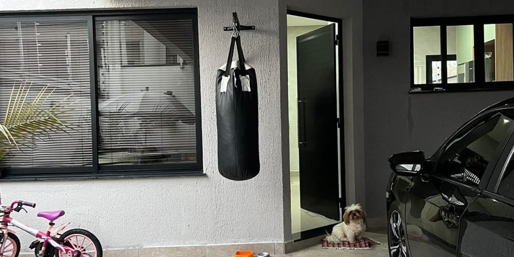 Linda casa térrea no Villa Branca com piscina